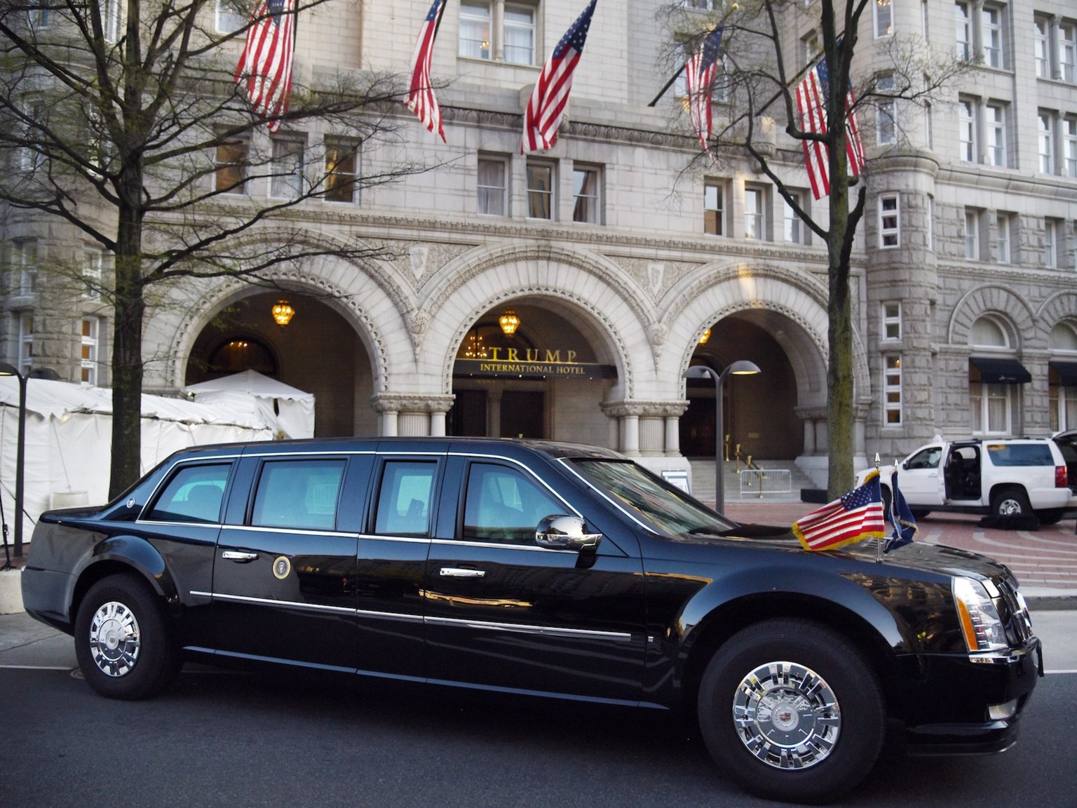 Cadillac Limousine 2020